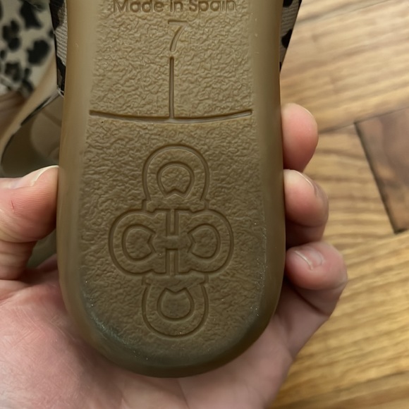 andre assous featherweights elastic sandal in animal print size 7 made in Spain - Picture 13 of 16